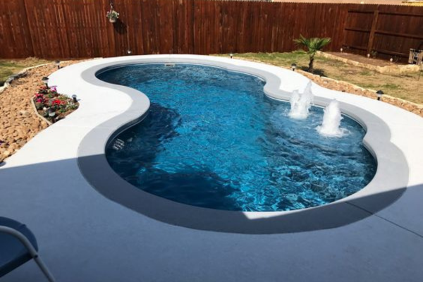 Contractual and Eco-Friendly Options for Pool Cleaning