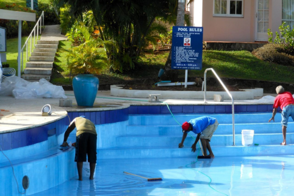 How do you choose the best pool repair company near you