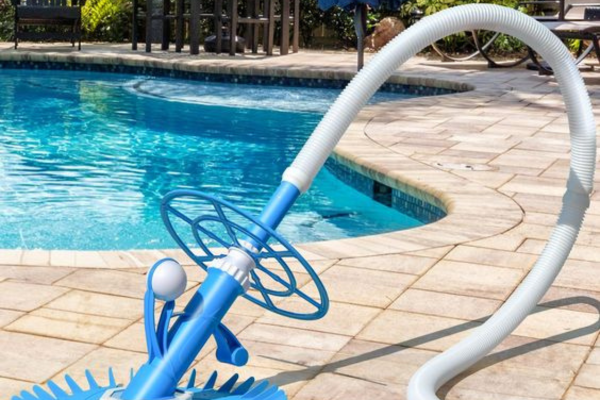 What Are the Different Types of Swimming Pool Vacuum Hoses