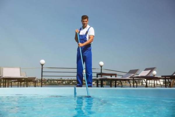 Where can I find reliable pool cleaning services in Helsinki, Finland