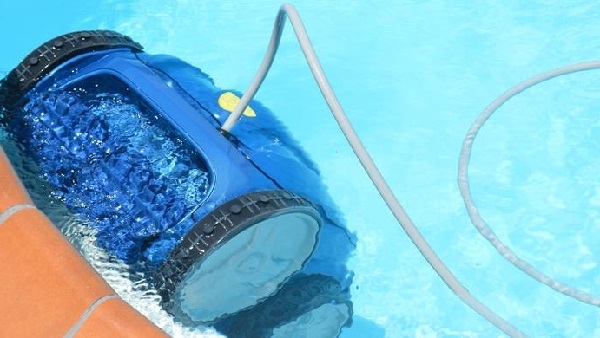 Key Features to Look for in a Robotic Pool Cleaner