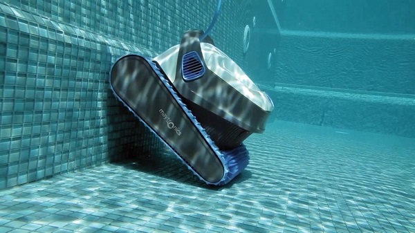 How do Robotic Pool Cleaners Work