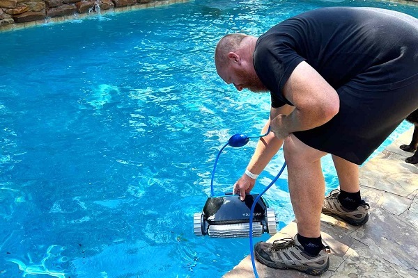 Installation and Setup of Robotic Pool Cleaners