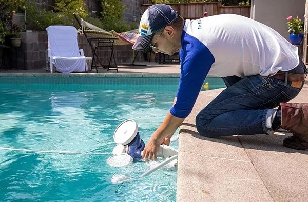 Maintenance and Care of Robotic Pool Cleaners