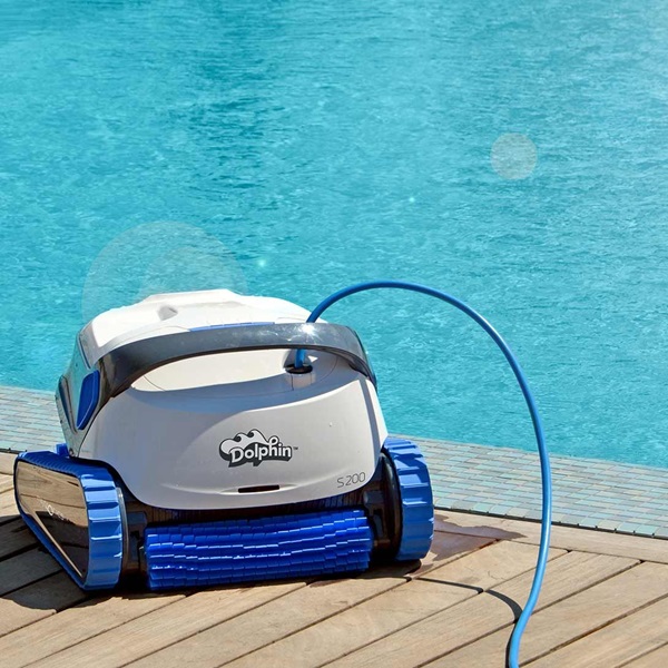 The Latest Dolphin Pool Cleaner Models and Pricing Trends