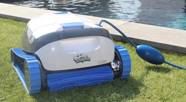 What Affects the Price of a Dolphin Pool Cleaner?