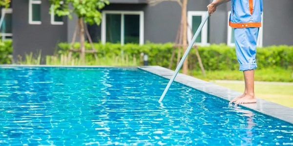 A Guide to Professional Pool Services