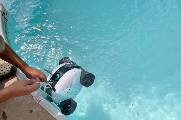 Maintaining and Storing Your Handheld Rechargeable Swimming Pool Cleaner