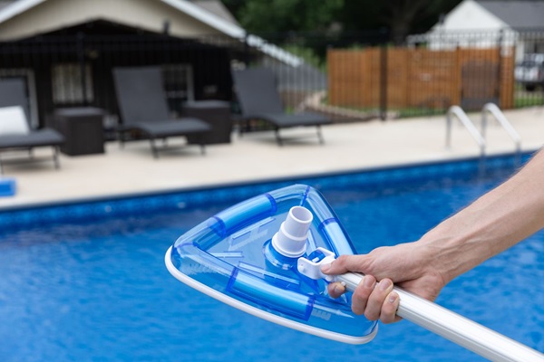 Tips for Deep Cleaning Your Pool with a Handheld Pool Vacuum