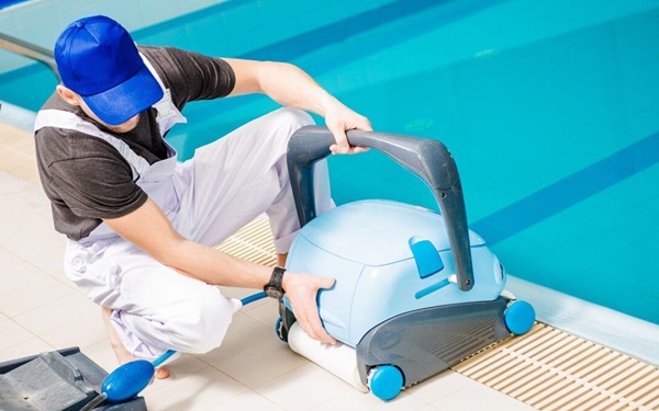 Can hiring a professional pool cleaning service save you money?