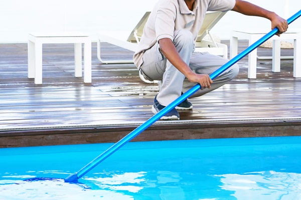 Benefits of Weekly Pool Service for Homeowners