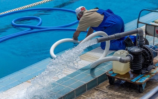 Special Considerations in Pool Cleaning Service Rates