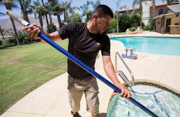 Choosing between weekly pool maintenance vs. one-time pool service