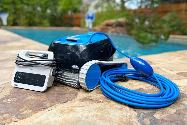 Types and Features of Robotic Pool Cleaners