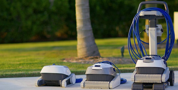 Different types of robotic pool cleaners