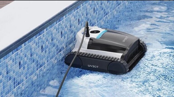 Finding the Best Deals on Robotic Pool Cleaners