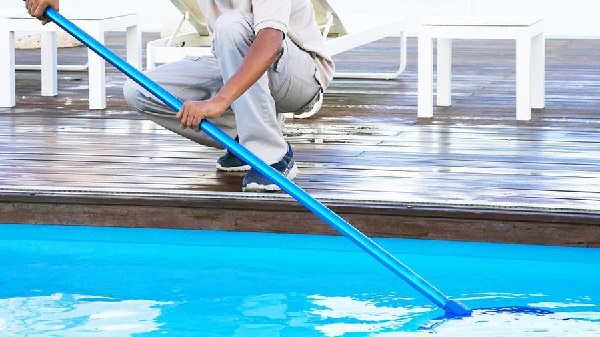 Keeping Your Pool Pristine: Finding Local Swimming Pool Maintenance