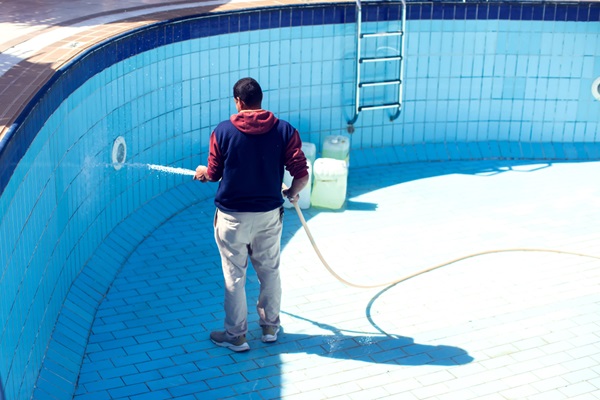 Pool Tile Cleaning Services