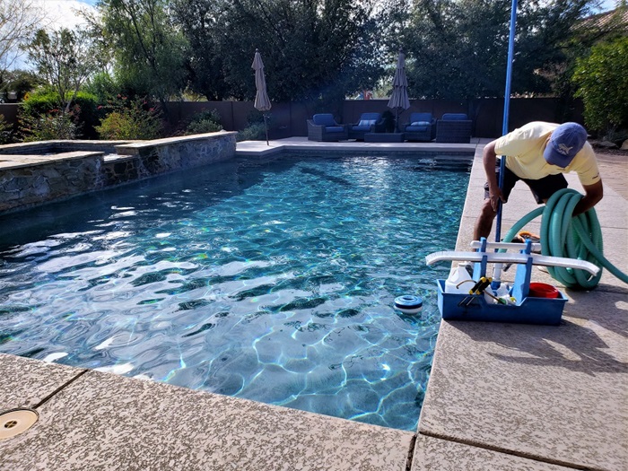 pool cleaning service orlando