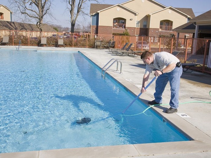 Ensuring Sparkling Pools Throughout Dallas